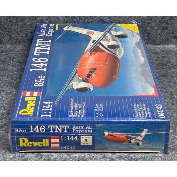 1:144 Revell 04042 BAe 146 TNT / Australian Air Express Model Complete - Picture 3 of 7